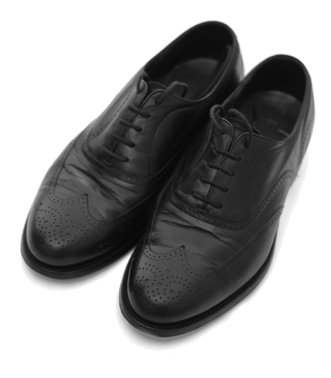 Black calf wingtip brogues.