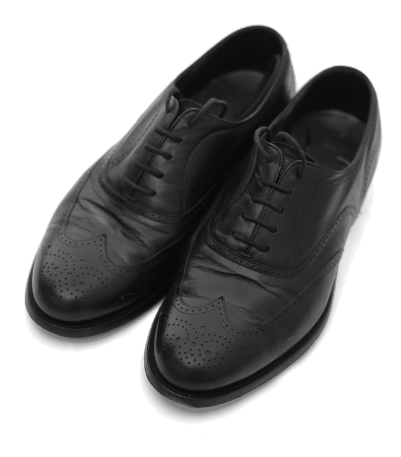 Black calf wingtip brogues.